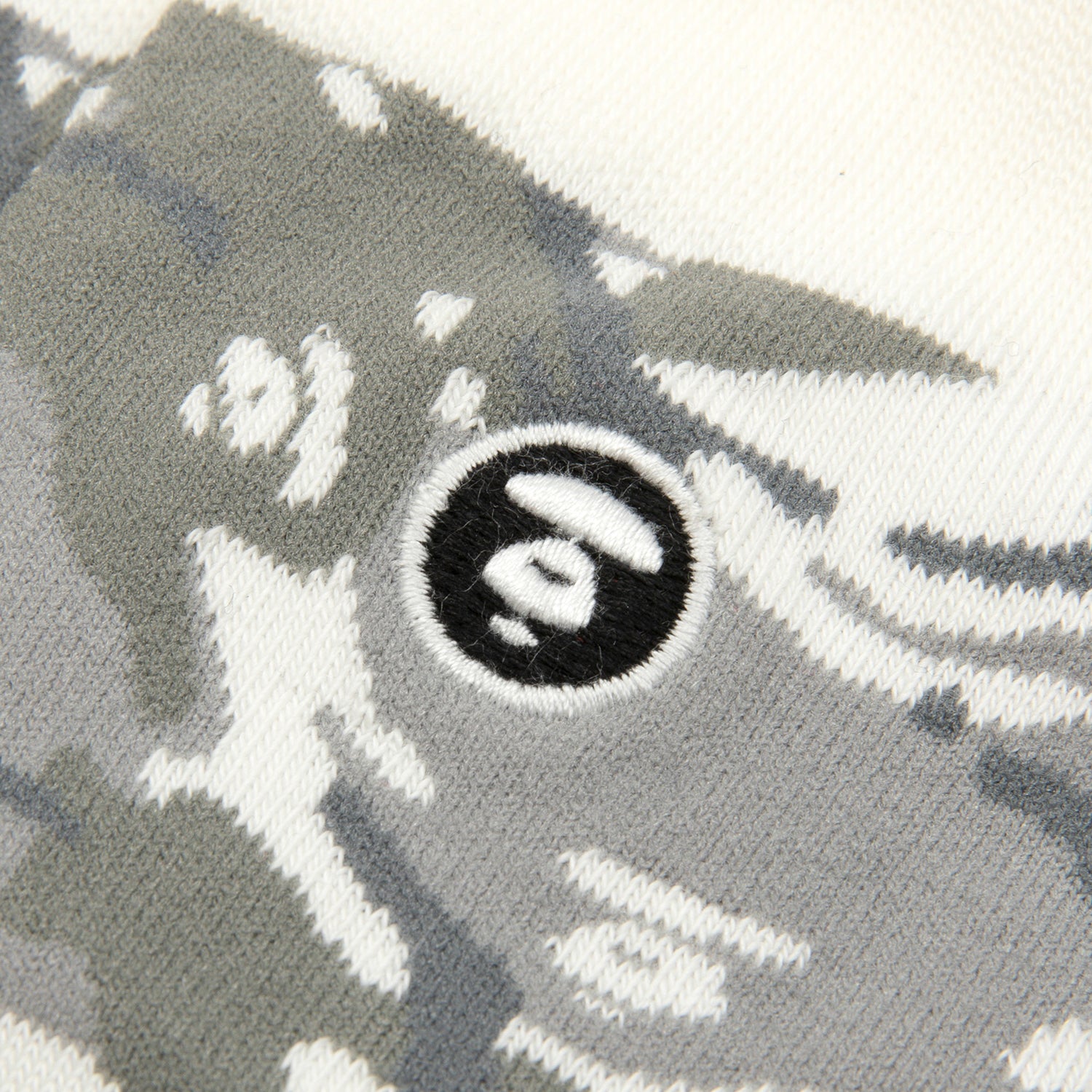 AAPSOM4293XXO/MOONFACE LOGO CAMO CREW SOCKS