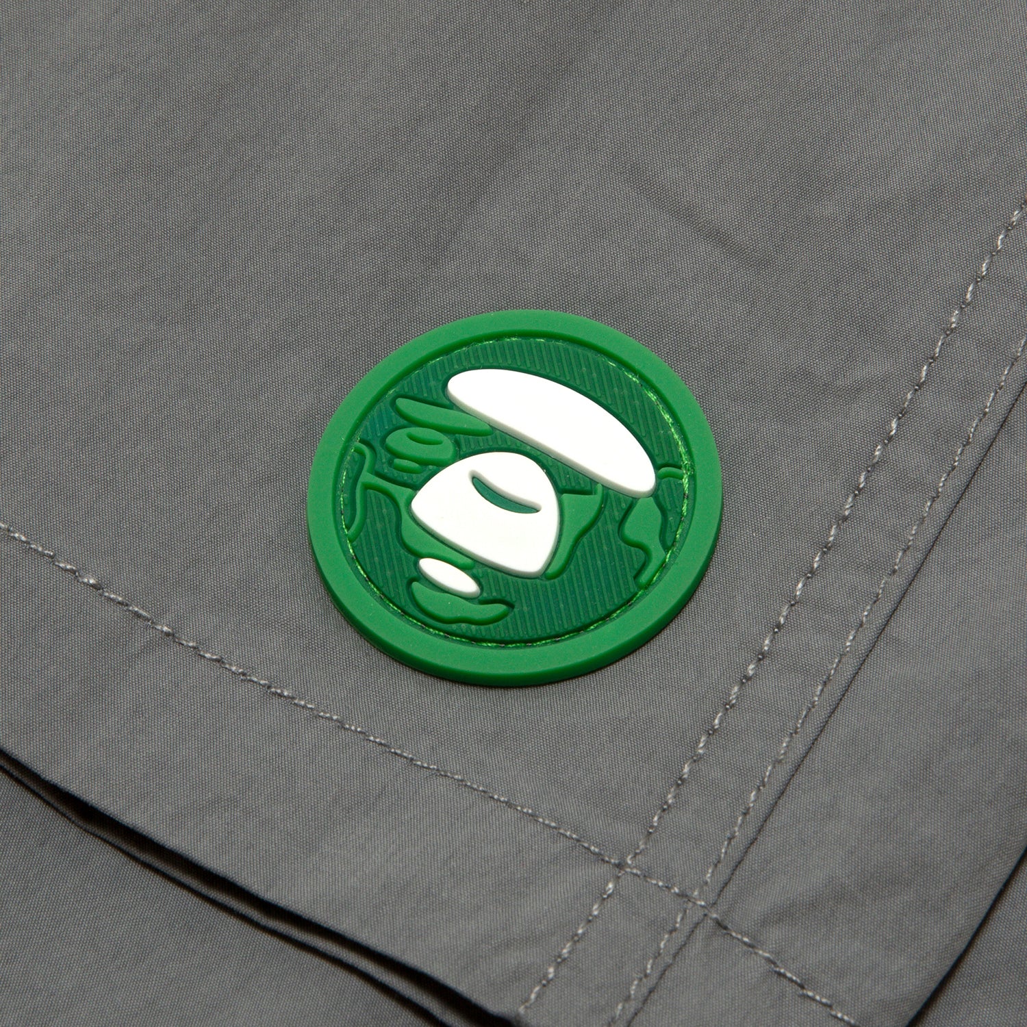 AAPSPMB673XXO/AAPENOW MOONFACE LOGO SHORTS