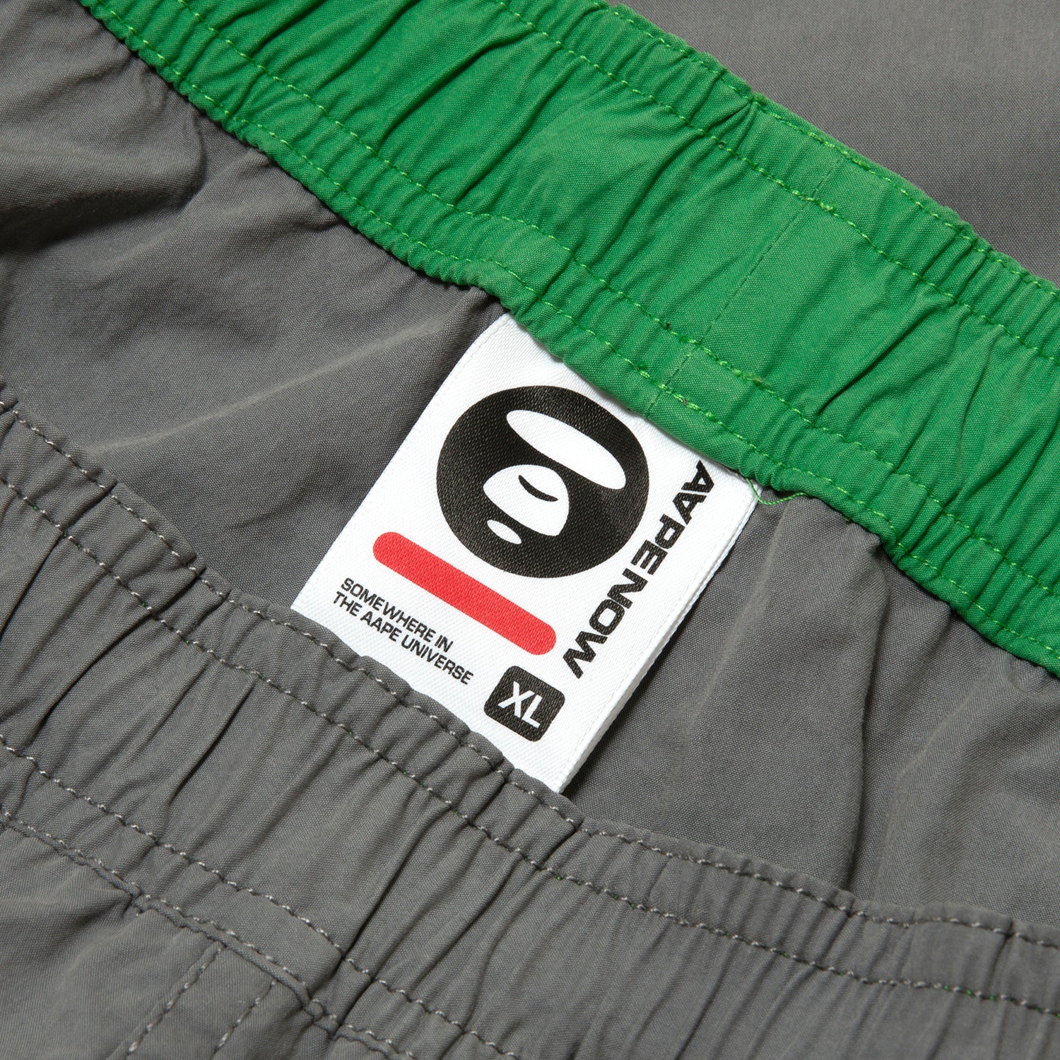 AAPSPMB673XXO/AAPENOW MOONFACE LOGO SHORTS