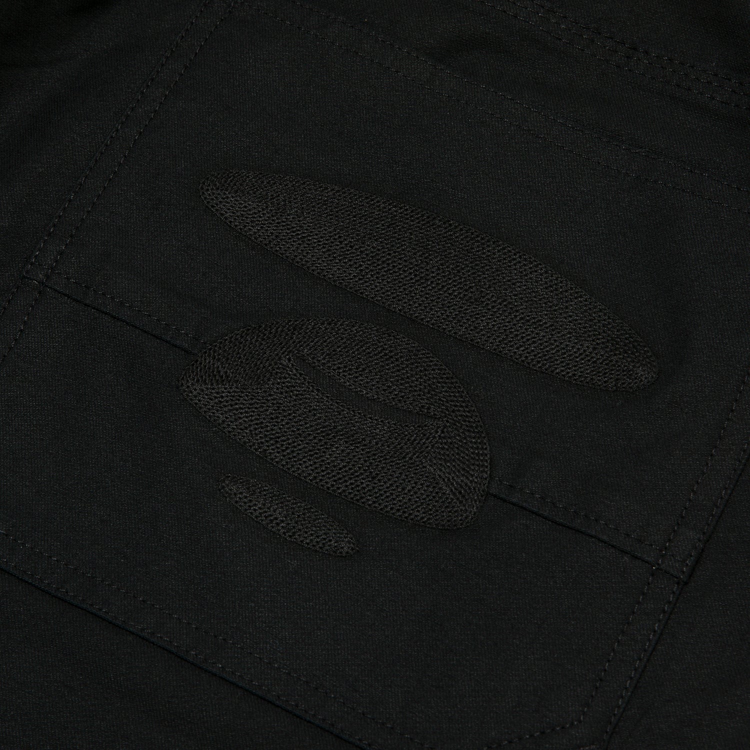 AAPEUNVS MOONFACE LOGO PATCH SHORTS
