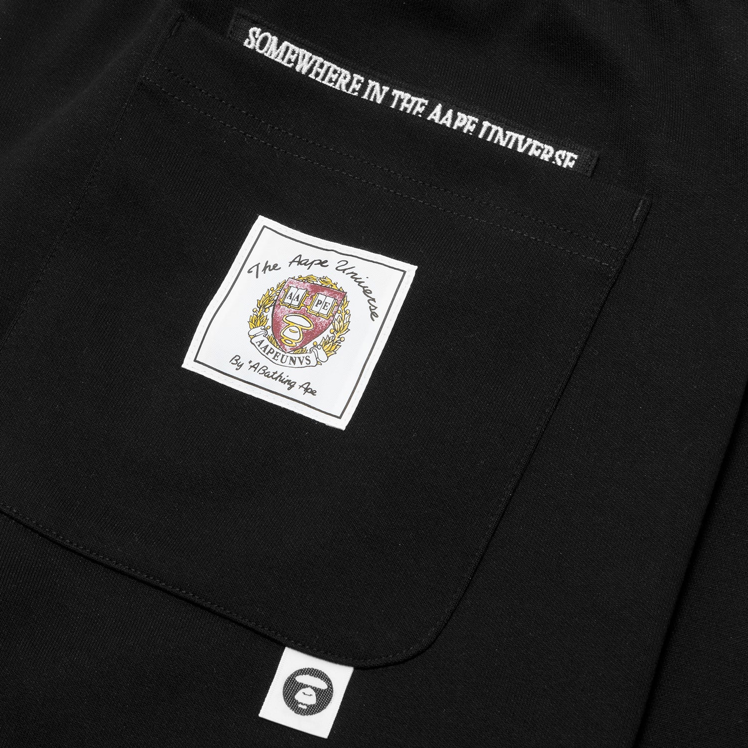 AAPEUNVS MOONFACE LOGO SWEAT SHORTS