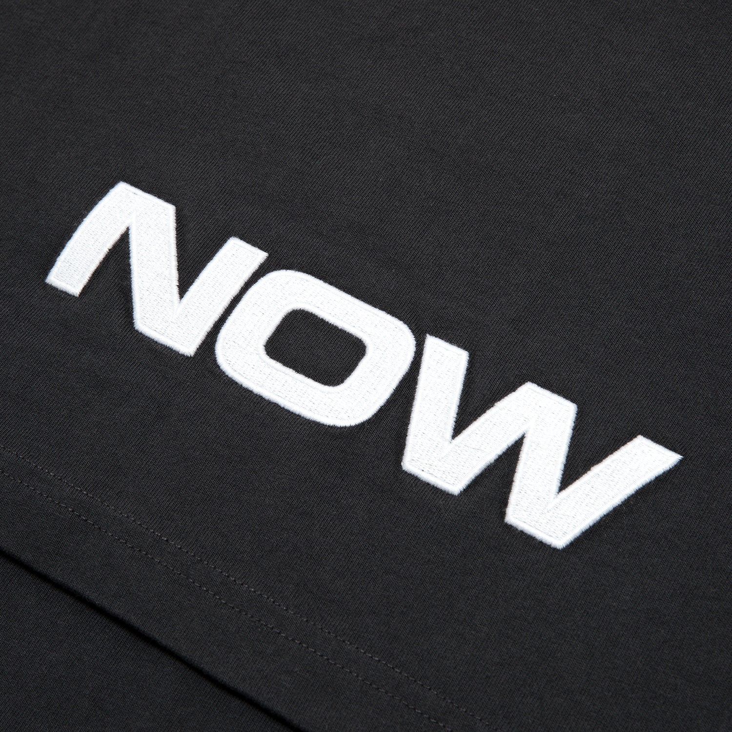 AAPENOW CLOVER MOONFACE LOGO TEE