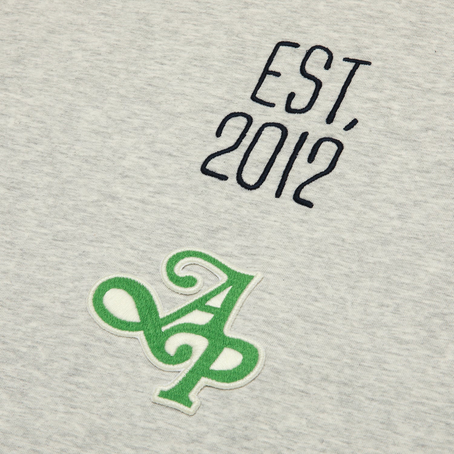 AAPEUNVS MULTI-LOGO TEE