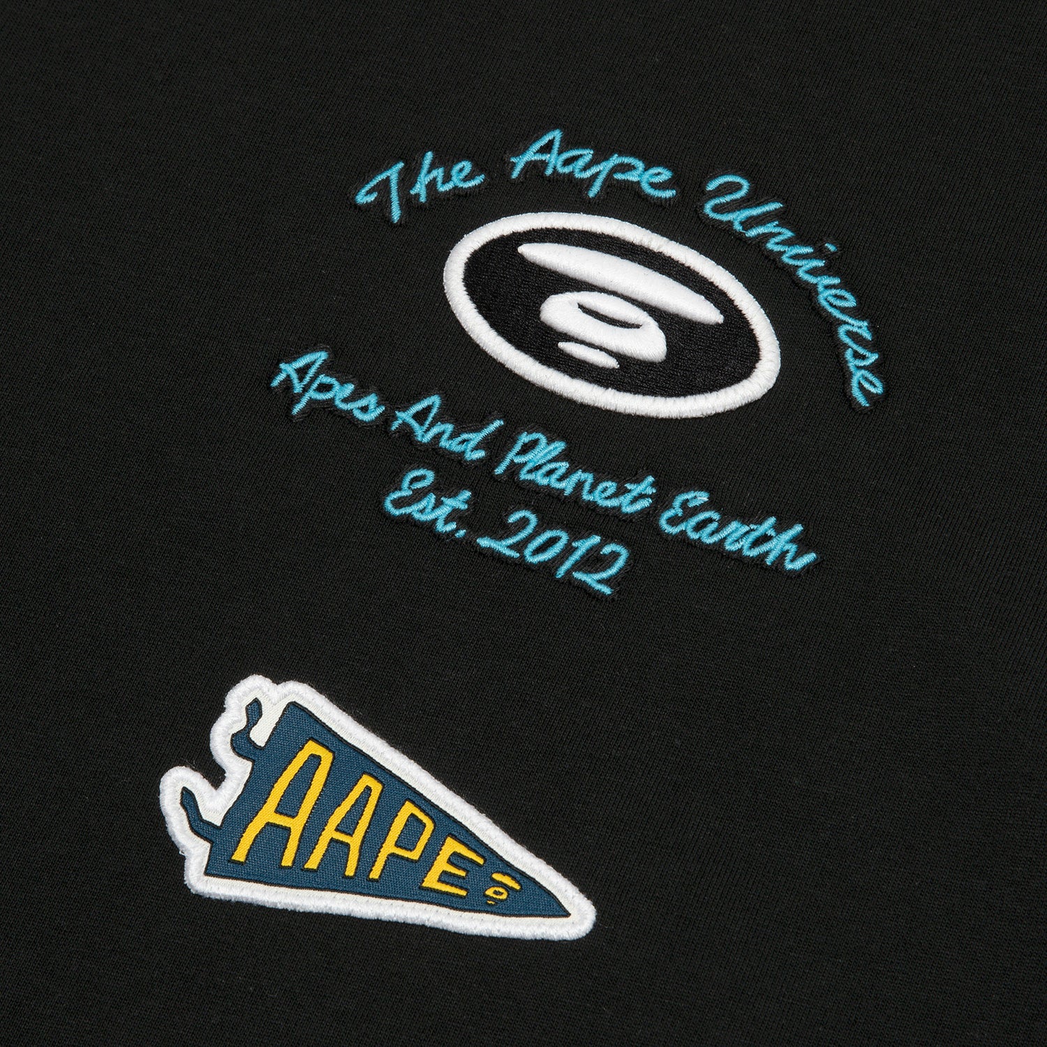 AAPEUNVS MULTI-LOGO TEE