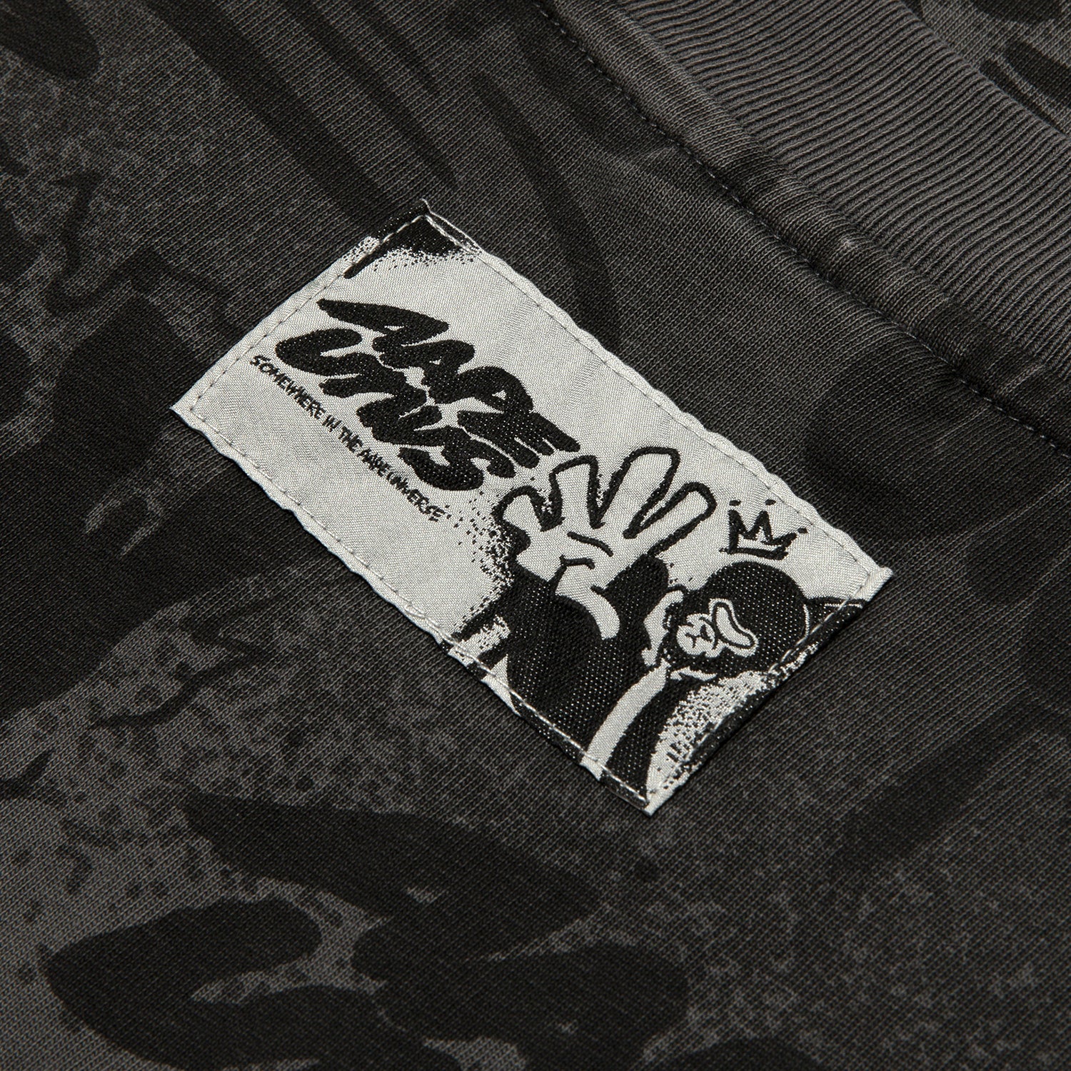 MOONFACE LOGO GRAFFITI PRINT TEE