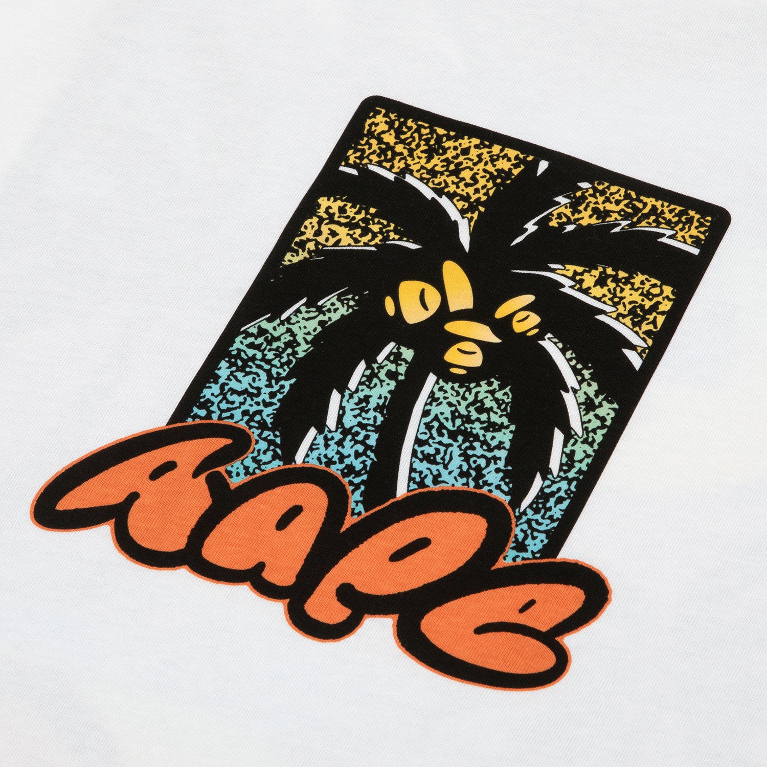 GRAPHIC TEE