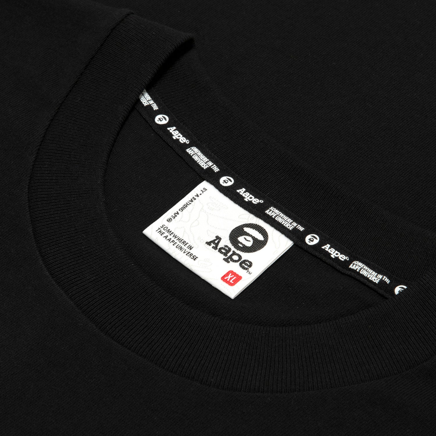 GRAPHIC TEE