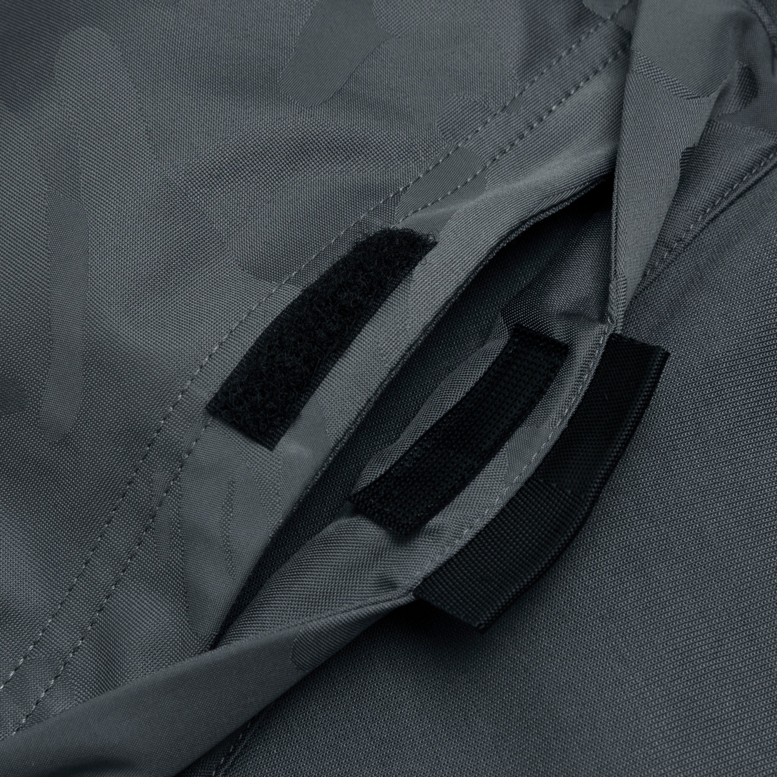 AAPE ZIP UP SWEATER