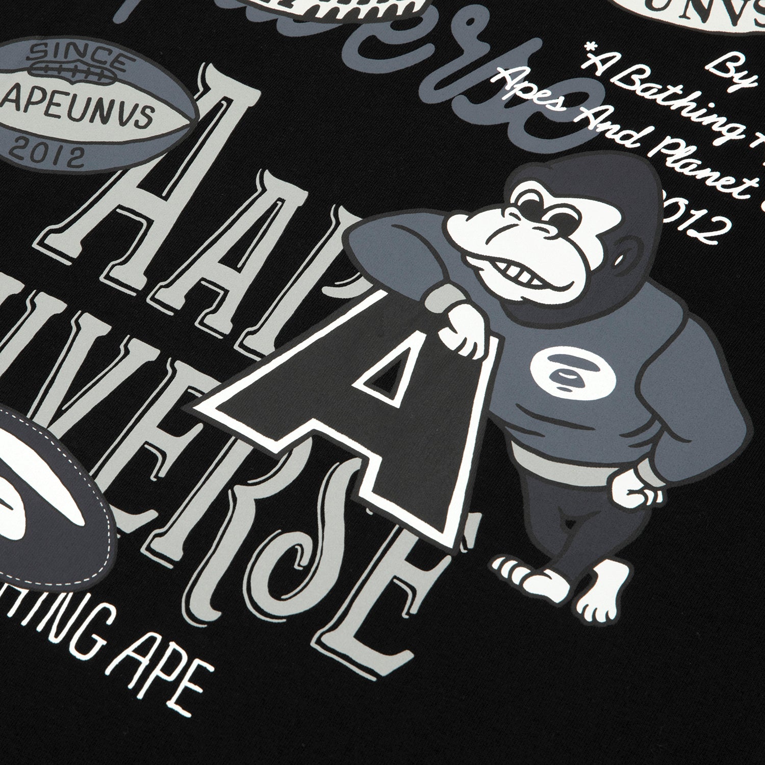 AAPEUNVS MOONFACE GRAPHIC TEE