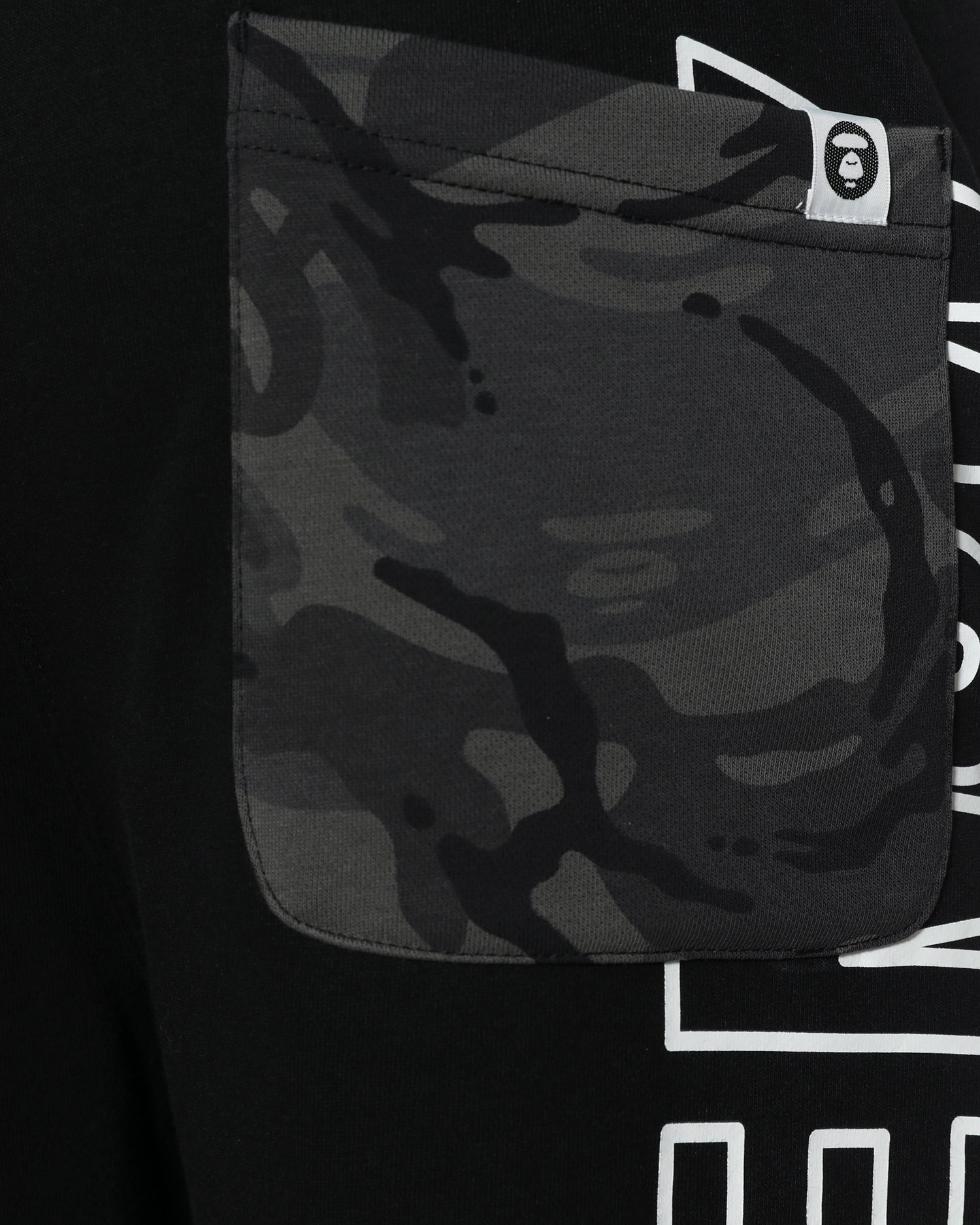 AAPE LOGO PRINT PATCH POCKET SHORTS