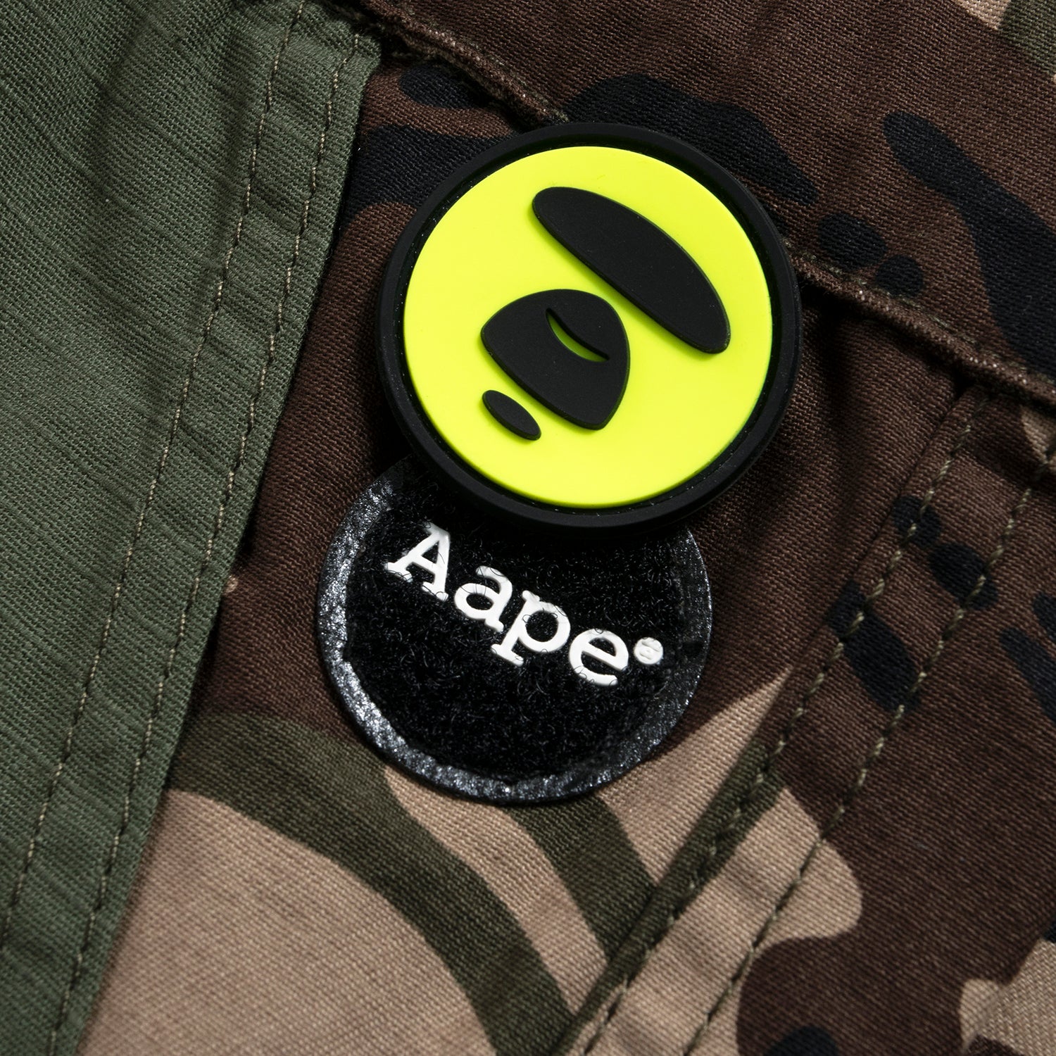 AAPE NEON BADGE UTILITY SHORTS